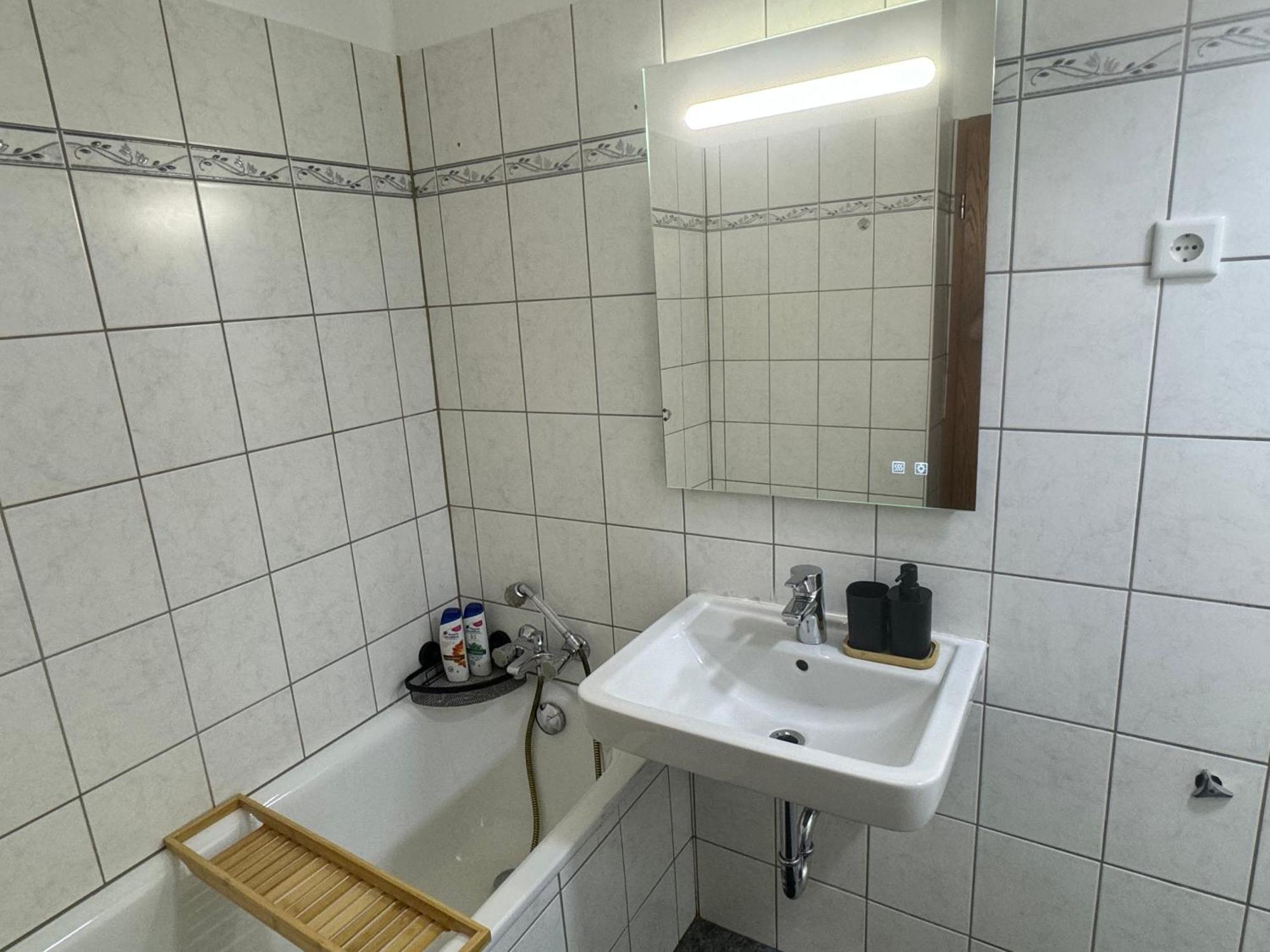 Stylish & Relaxing Modernes Apartment Mit Privatparkplatz Gelsenkirchen Dış mekan fotoğraf